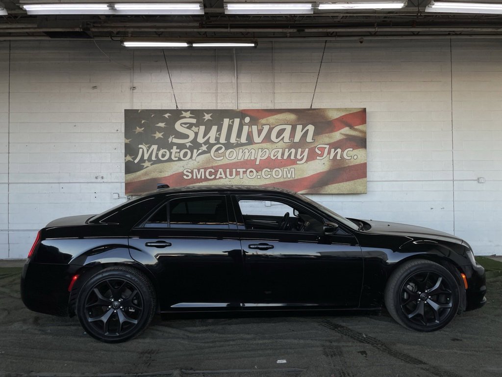 Used 2022 Chrysler 300 S w/ Comfort Group image 6