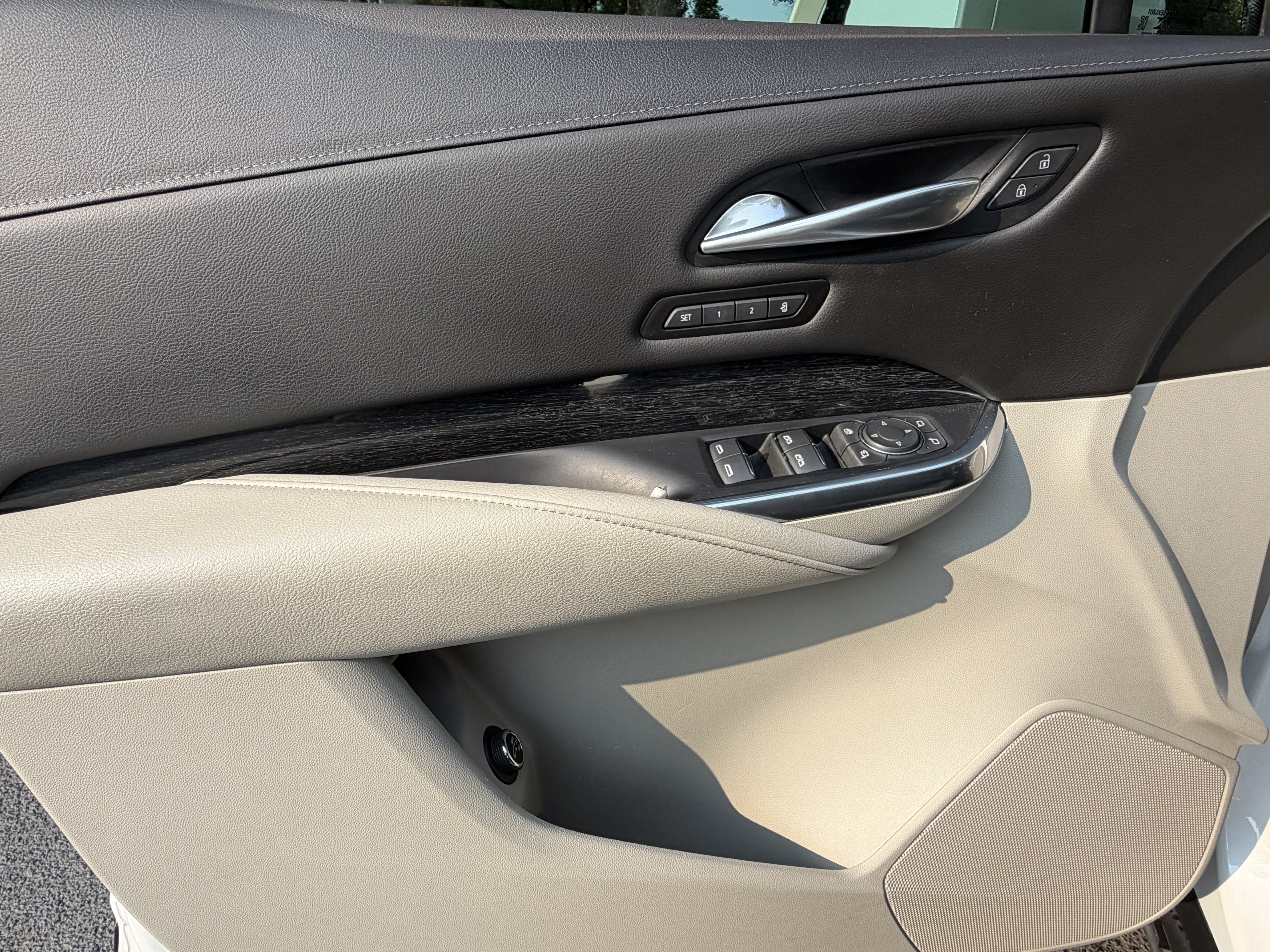 Used 2021 Cadillac XT4 Premium Luxury FWD image 13