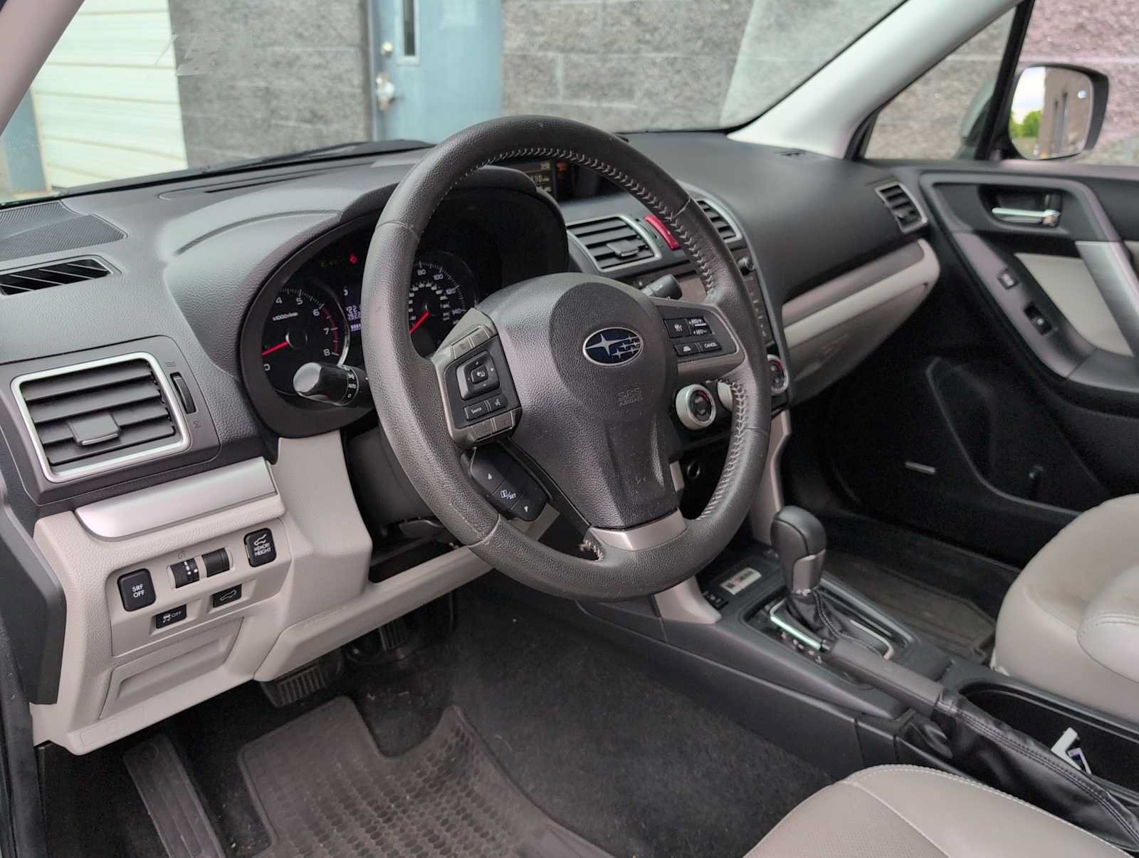 Used 2016 Subaru Forester 2.5i Touring w/ Eyesight & Navigation System AWD/4WD image 10