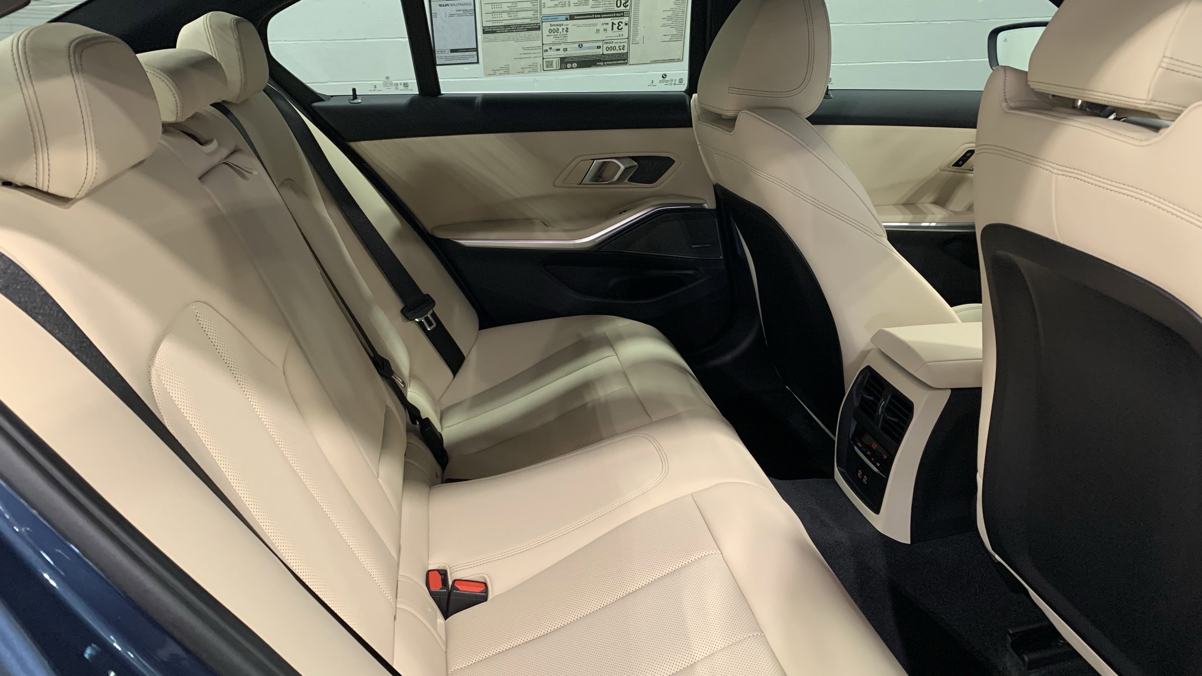 Used 2026 BMW 330i Sedan w/ Premium Package image 27