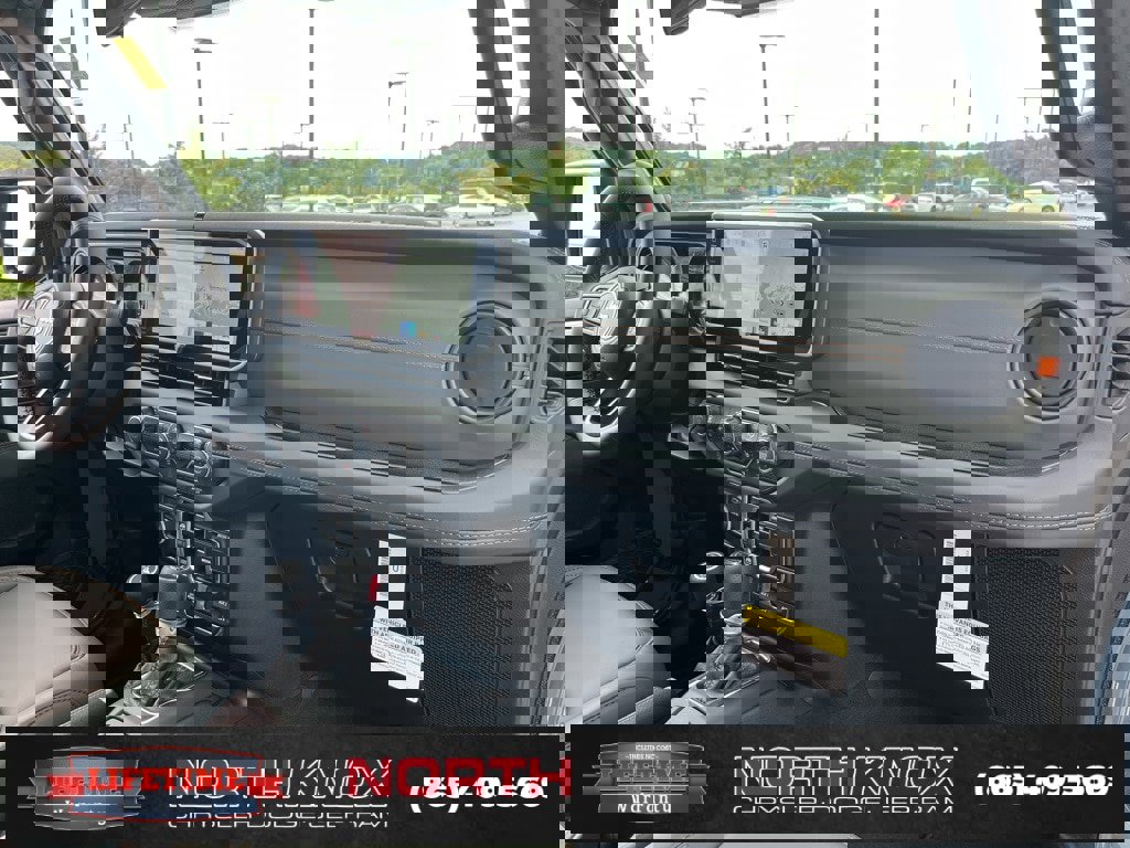 New 2025 Jeep Gladiator Mojave w/ Safety Group image 29