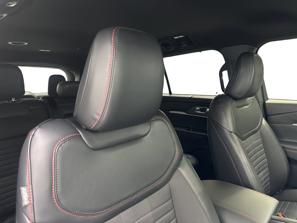 Used 2025 Ford Explorer ST-Line w/ Premium Package RWD image 45