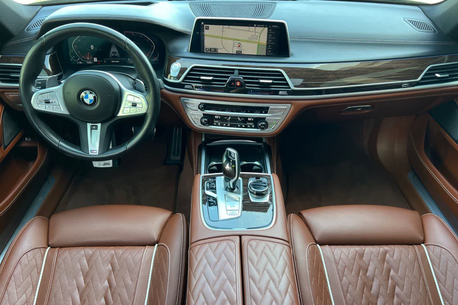 Used 2022 BMW 750i xDrive w/ Autobahn Package AWD/4WD image 4