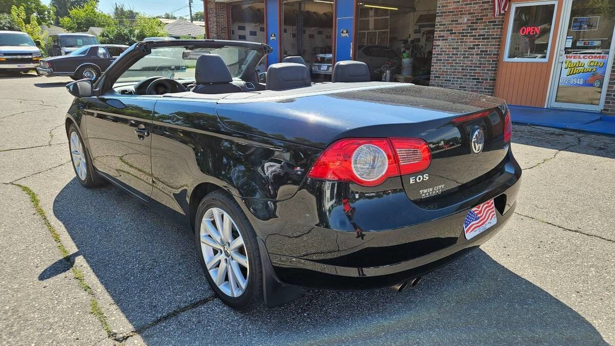 Used 2011 Volkswagen Eos Komfort FWD image 12