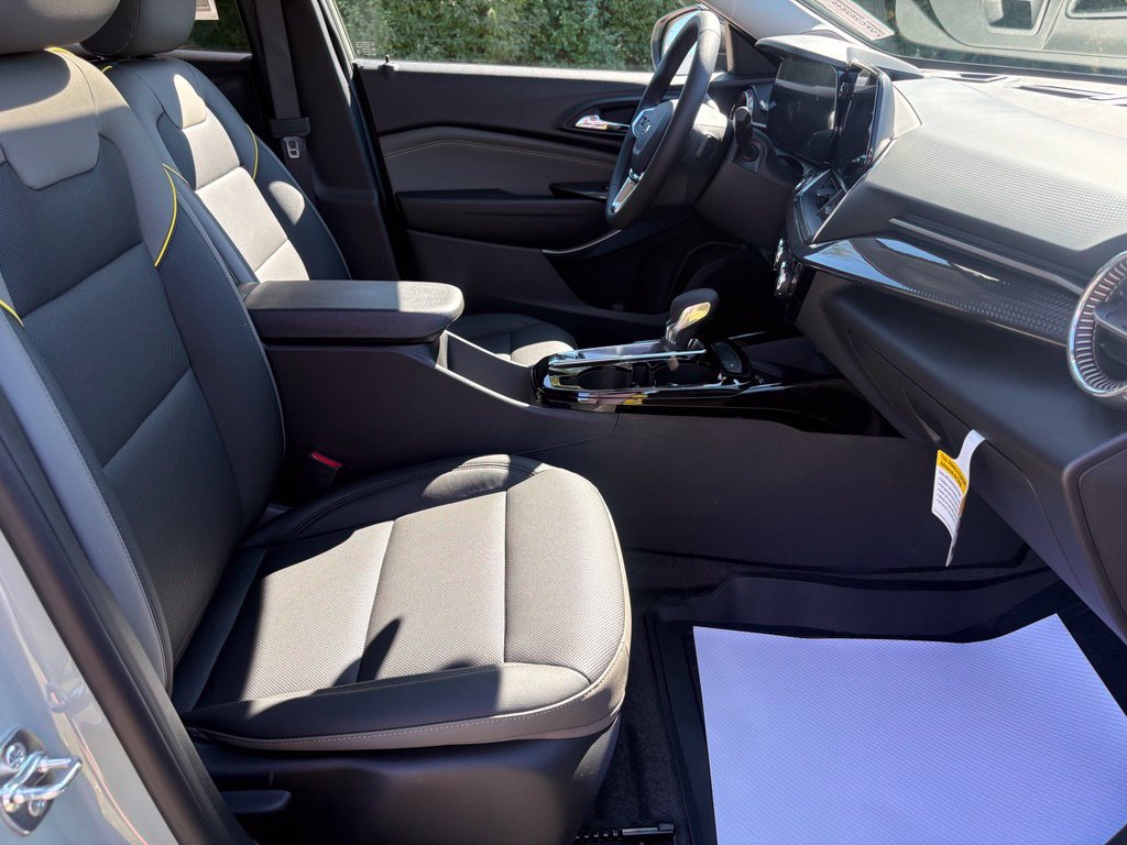 New 2026 Chevrolet Trax ACTIV w/ Sunroof Package FWD image 30