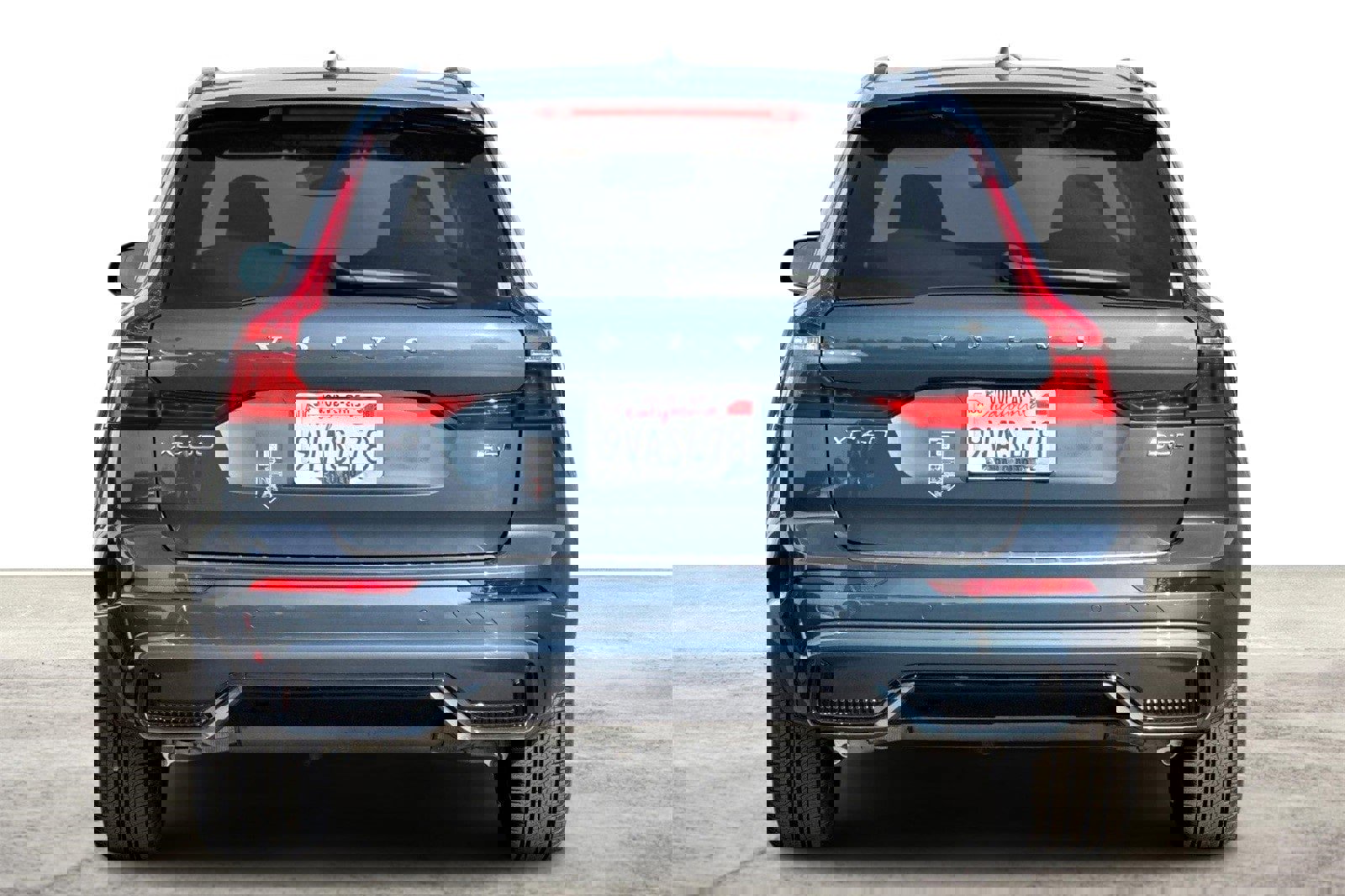 Used 2025 Volvo XC60 B5 Core w/ Protection Package Premier image 8