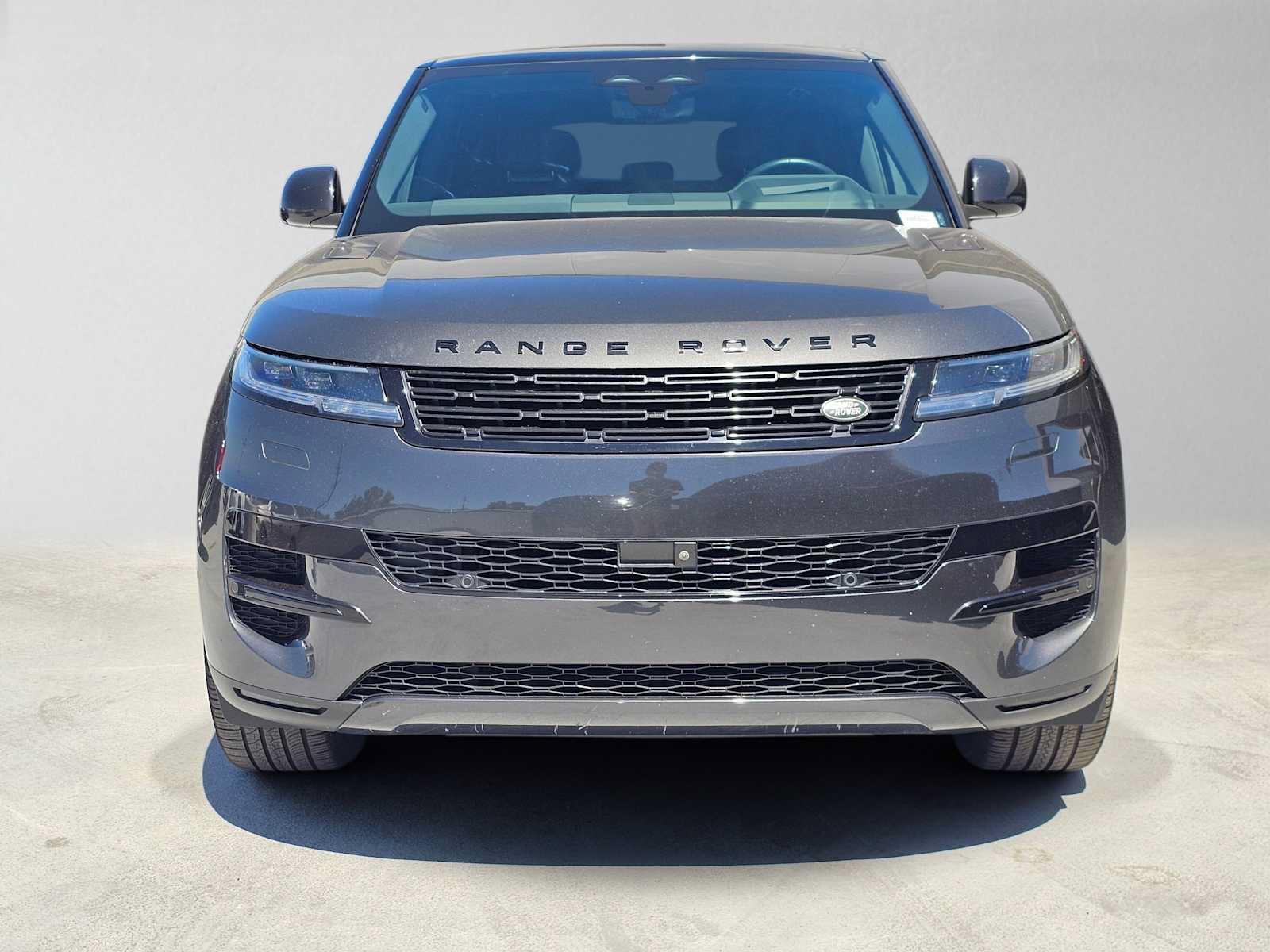 Used 2024 Land Rover Range Rover Sport SE AWD/4WD image 8