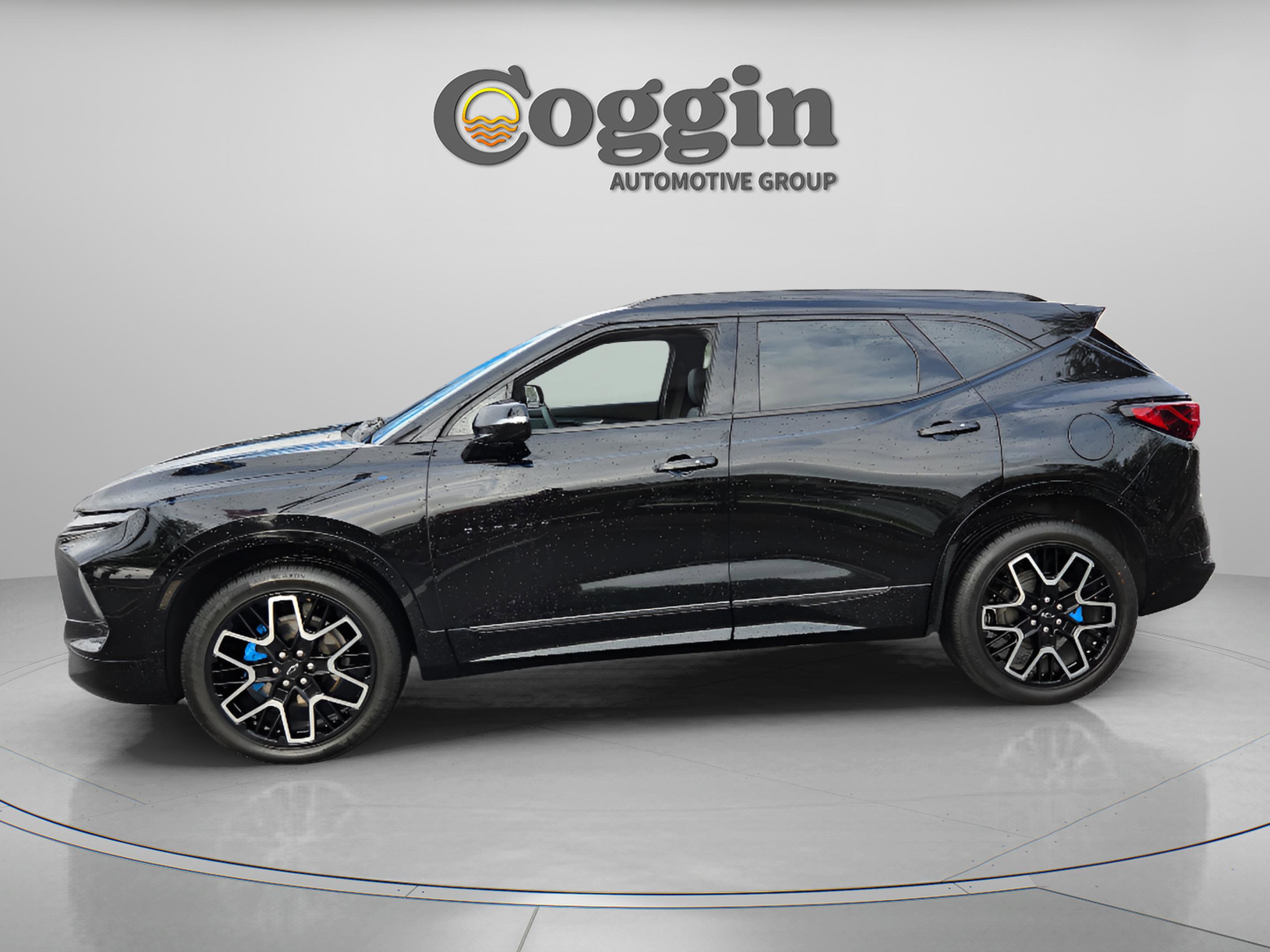 Used 2023 Chevrolet Blazer RS w/ Driver Confidence II Package FWD image 2