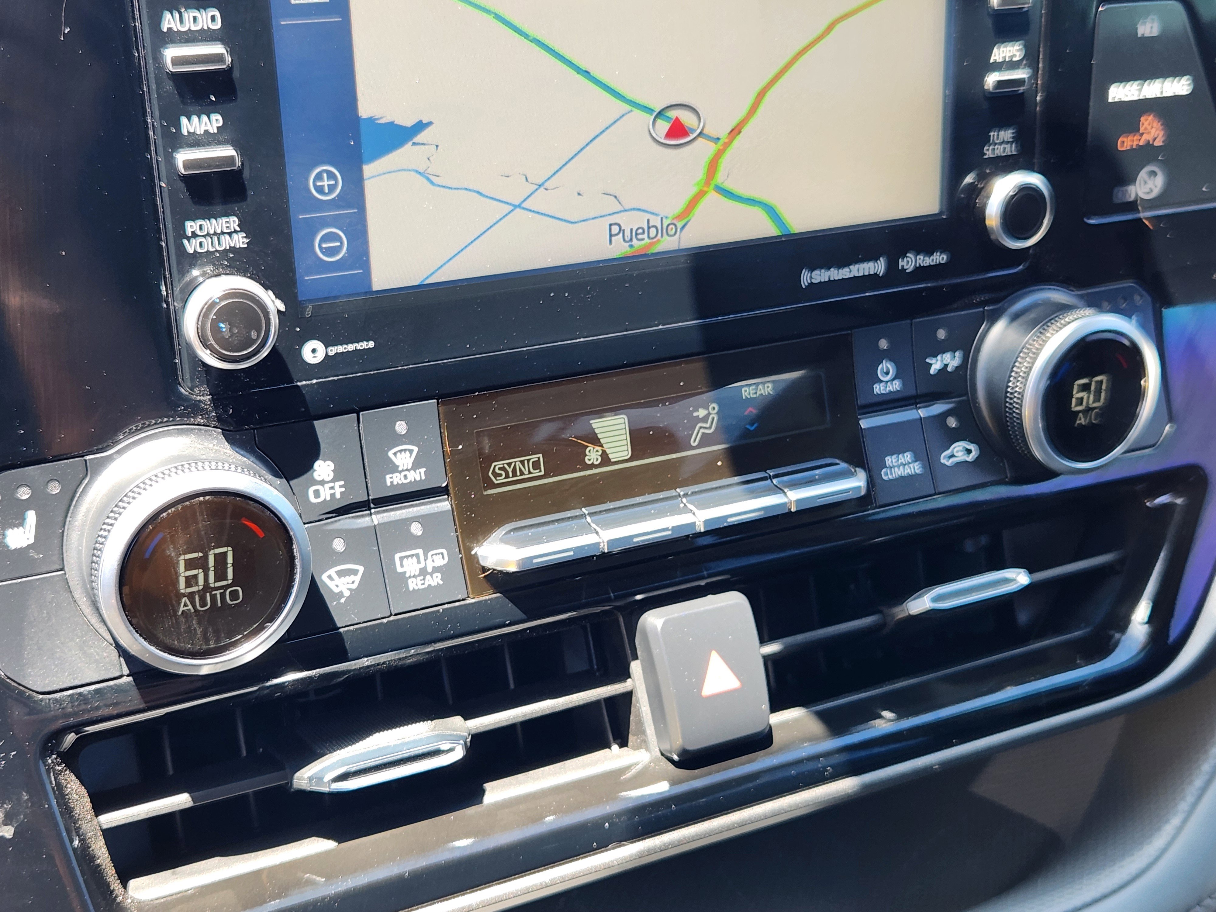 Used 2022 Toyota Highlander XLE image 23