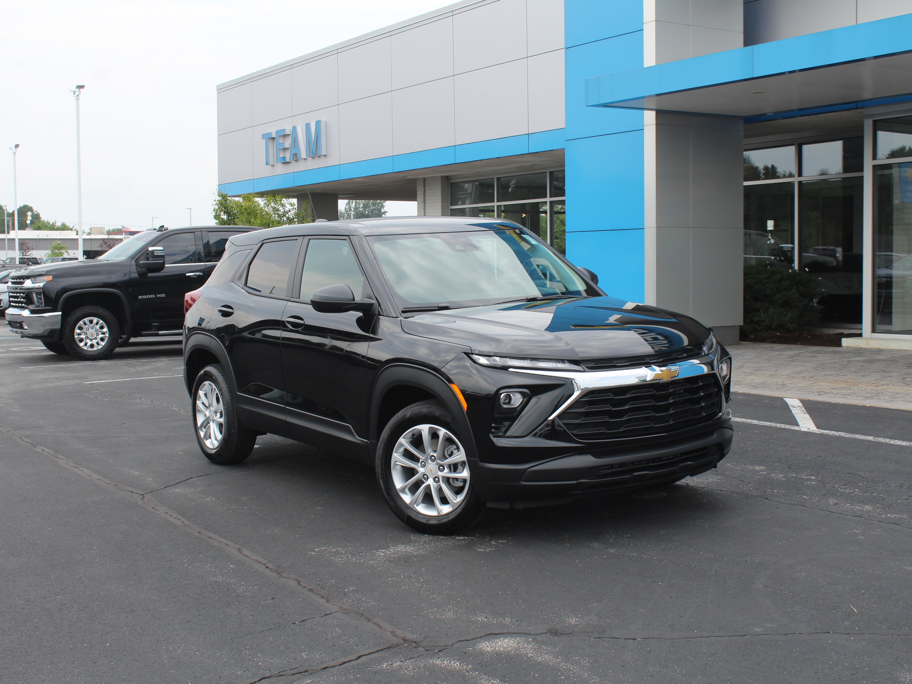 New 2026 Chevrolet TrailBlazer LS w/ LS Convenience Package AWD/4WD image 2