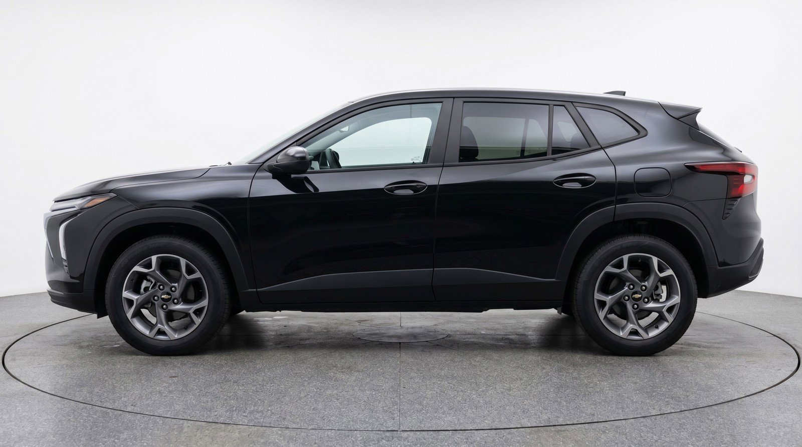 Used 2025 Chevrolet Trax LT FWD image 5