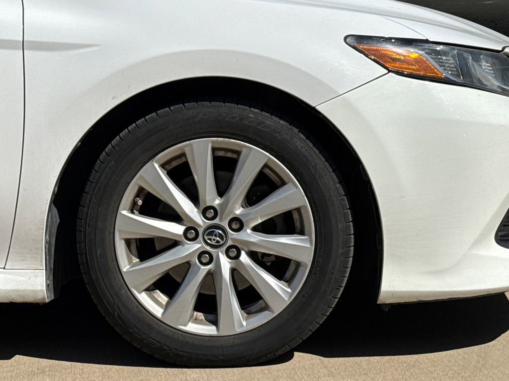 Used 2019 Toyota Camry LE image 6