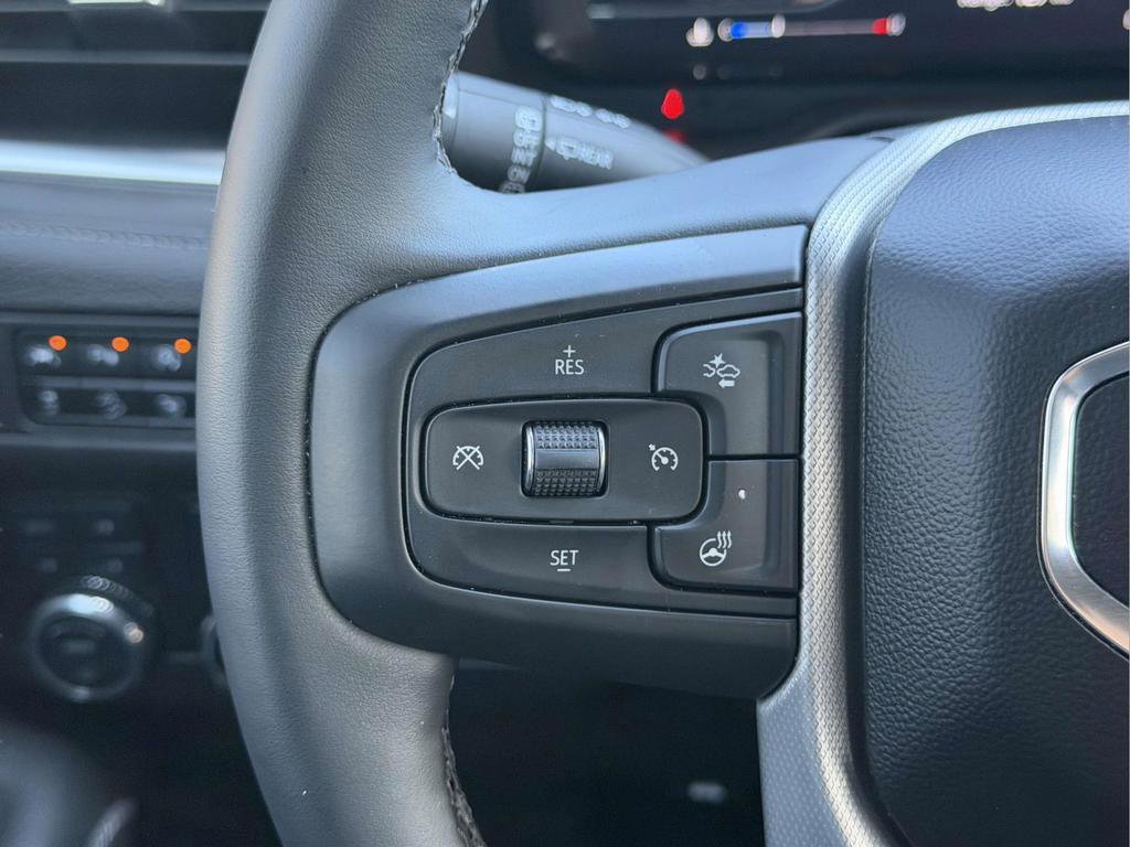Used 2023 GMC Yukon Denali w/ LPO, Floor Liner Package AWD/4WD image 8