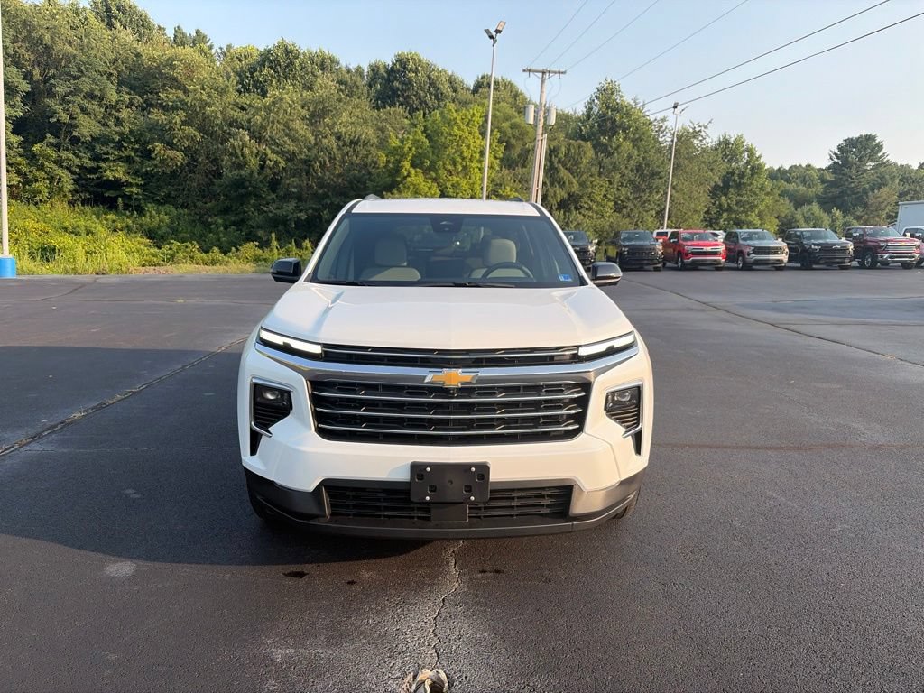 New 2026 Chevrolet Traverse LT w/ Driver Confidence Package AWD/4WD image 3