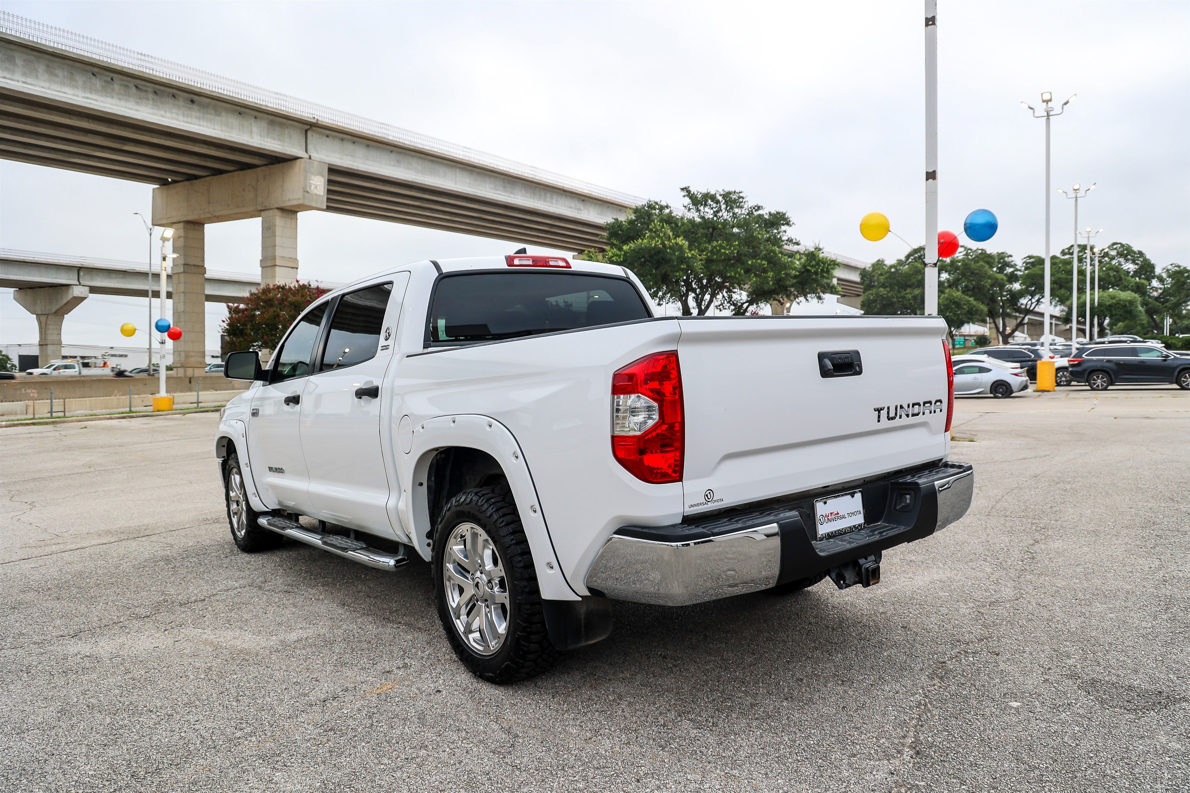 Used 2021 Toyota Tundra SR5 w/ SR5 Leather Package RWD image 9