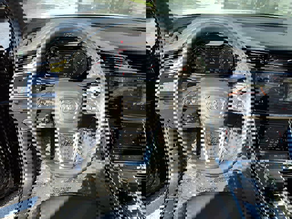 Used 2025 Audi Q7 3.0T Premium Plus image 13