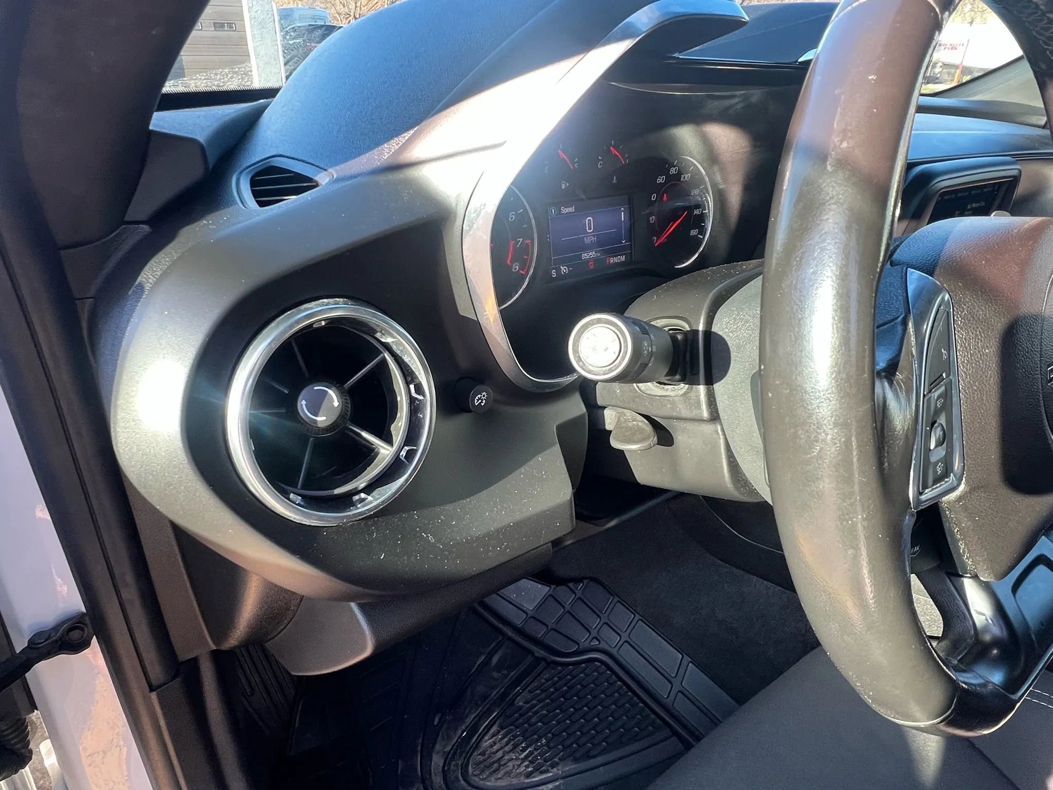 Used 2020 Chevrolet Camaro LT RWD image 24