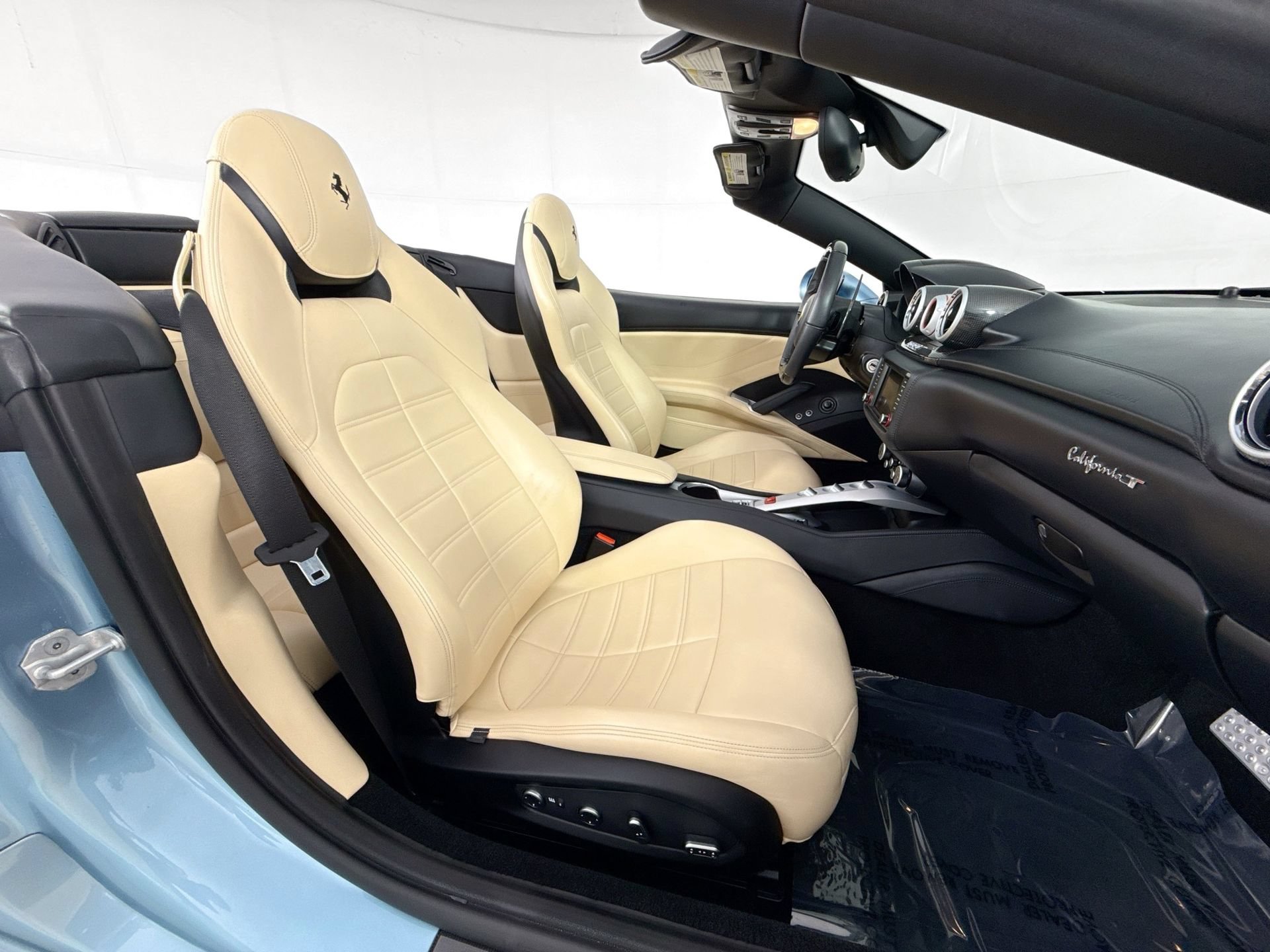 Certified 2017 Ferrari California T RWD image 22