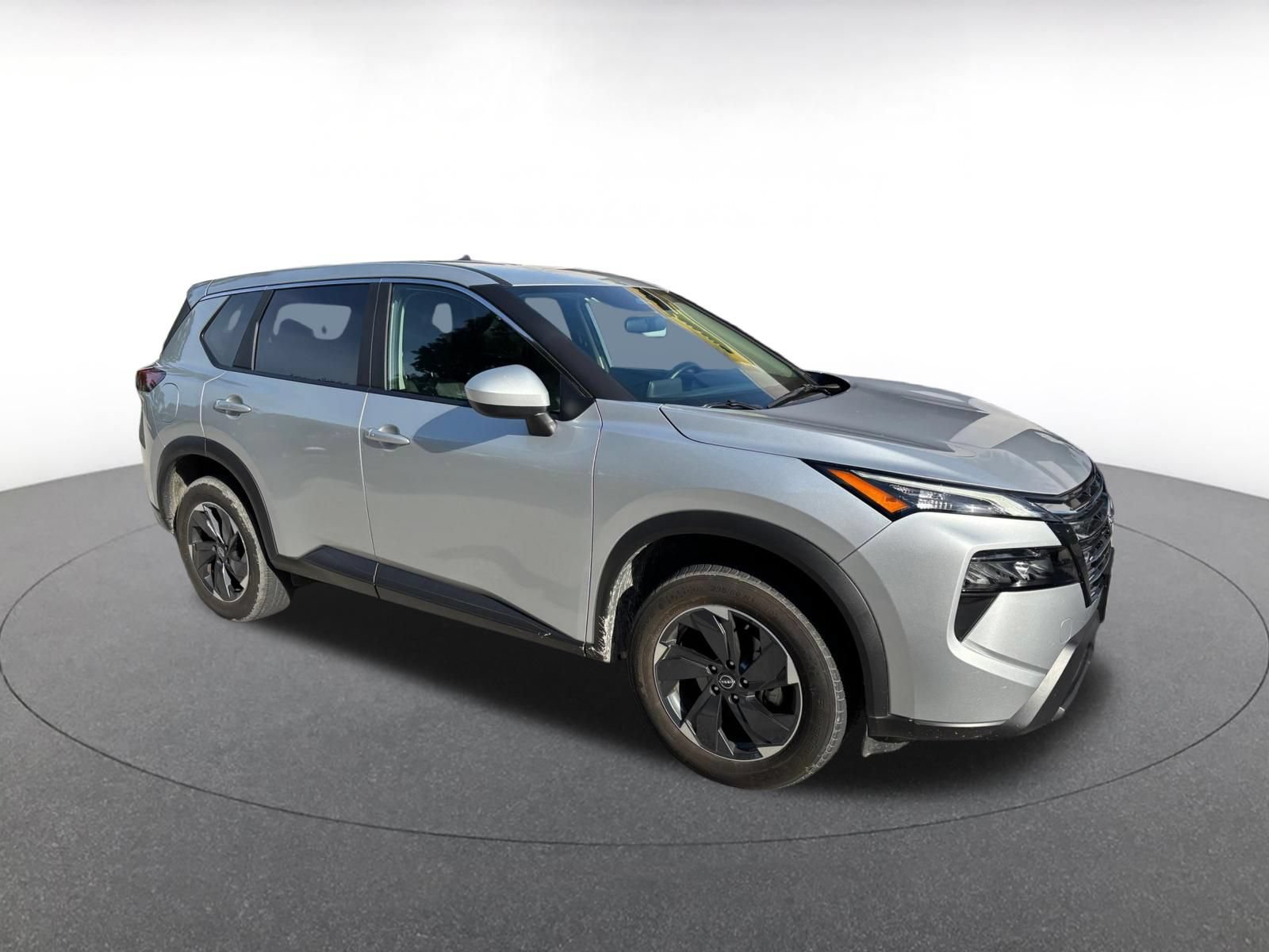 Used 2025 Nissan Rogue SV AWD/4WD image 3