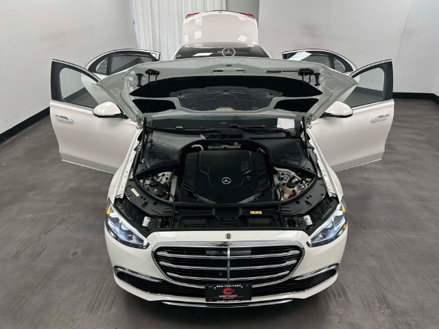 Used 2022 Mercedes-Benz S 580 4MATIC Sedan w/ Rear Seat Package image 13