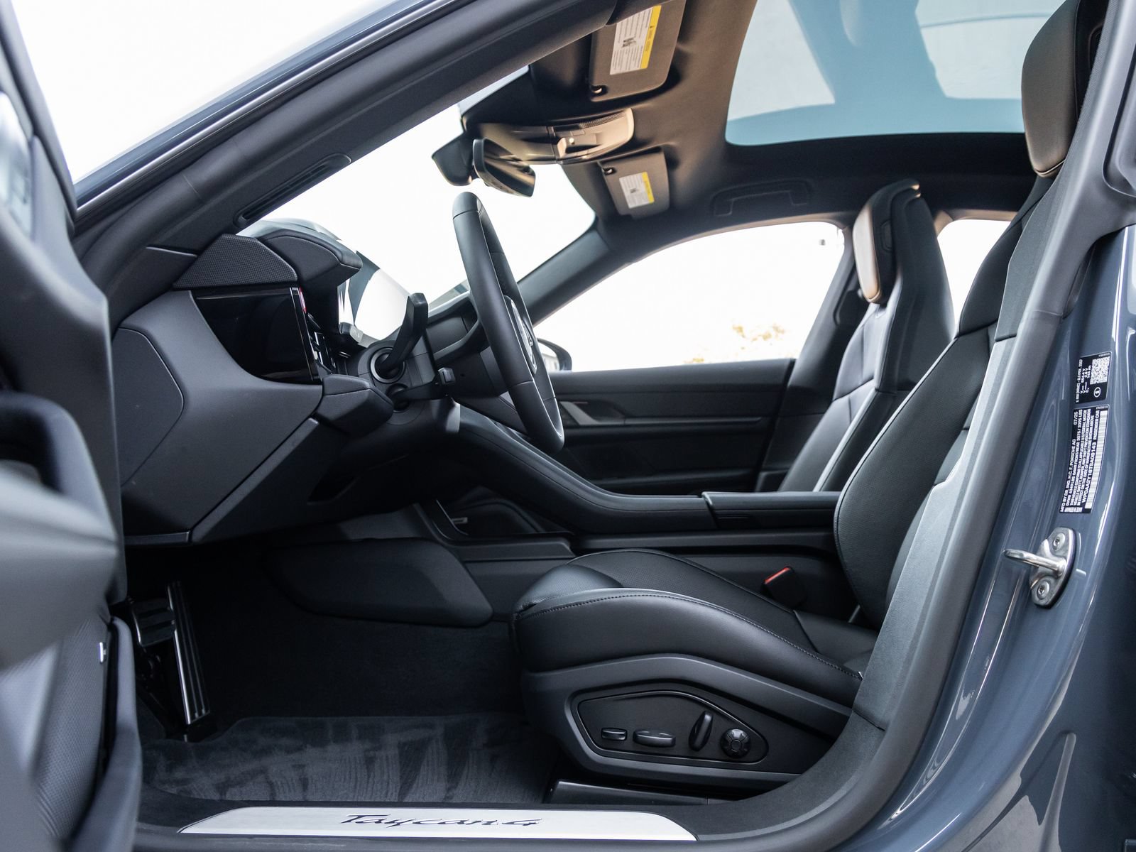 Certified 2026 Porsche Taycan AWD/4WD image 24