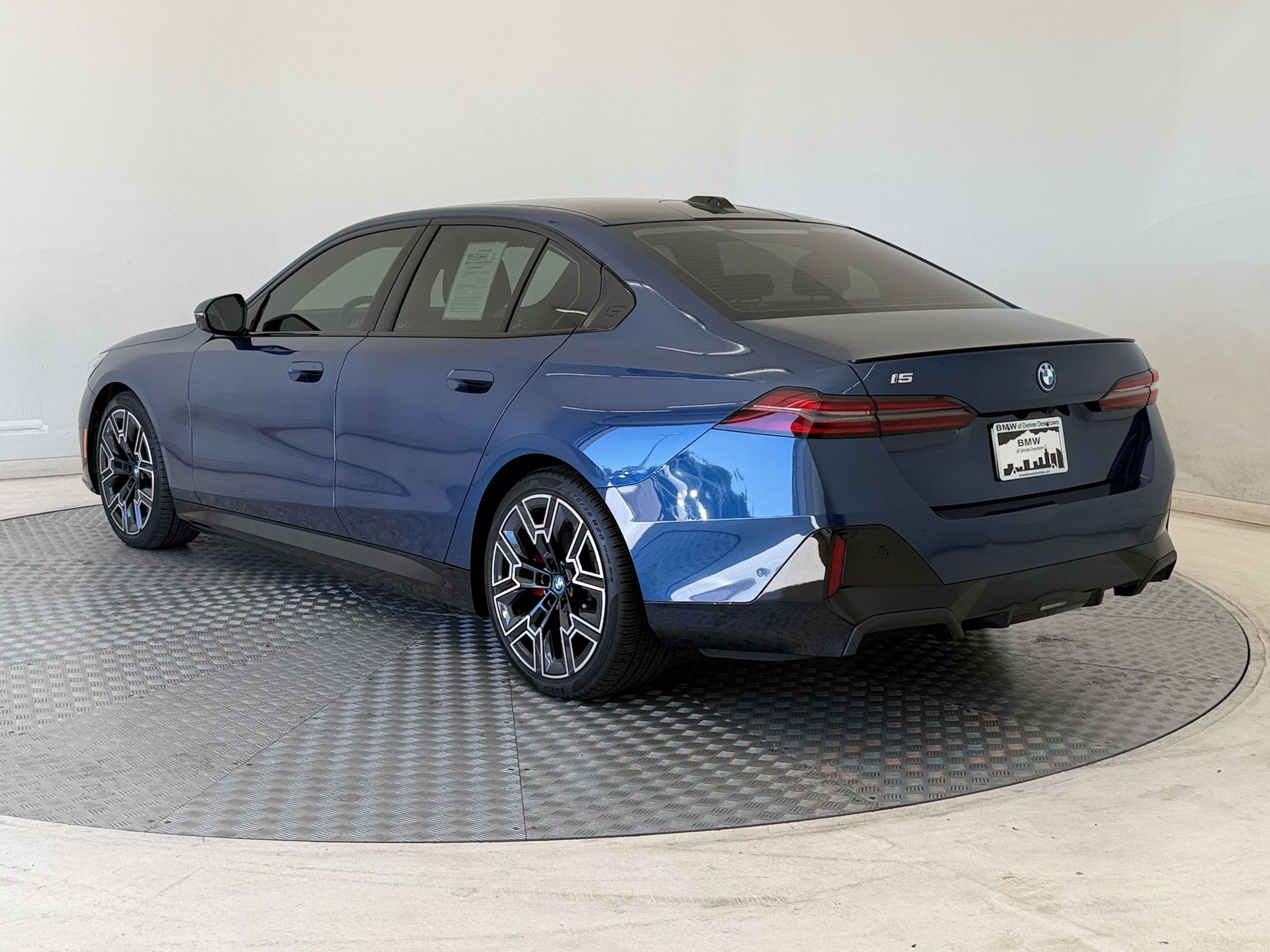 Certified 2025 BMW i5 xDrive40 w/ M Sport Package AWD/4WD image 3