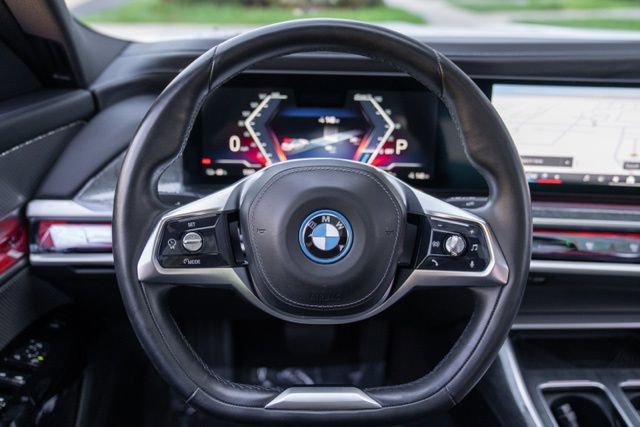 Used 2024 BMW i7 eDrive50 image 27