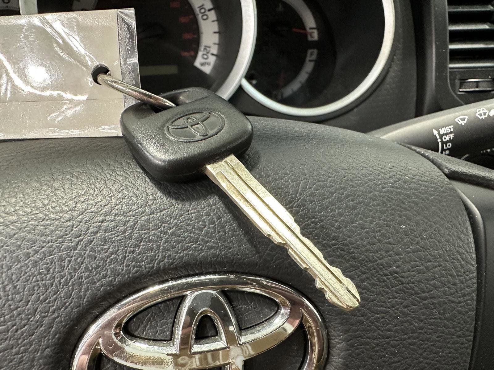 Used 2013 Toyota Tacoma 4x4 Regular Cab image 22