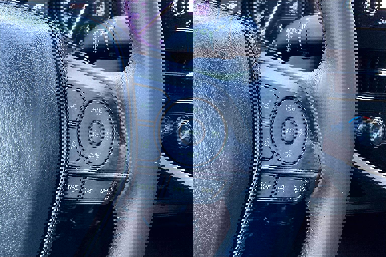 Used 2023 Toyota Camry SE w/ Convenience Package image 18