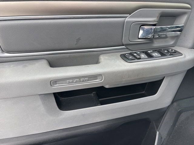 Used 2017 RAM 1500 Classic SLT w/ SLT Plus D←cor Group image 13