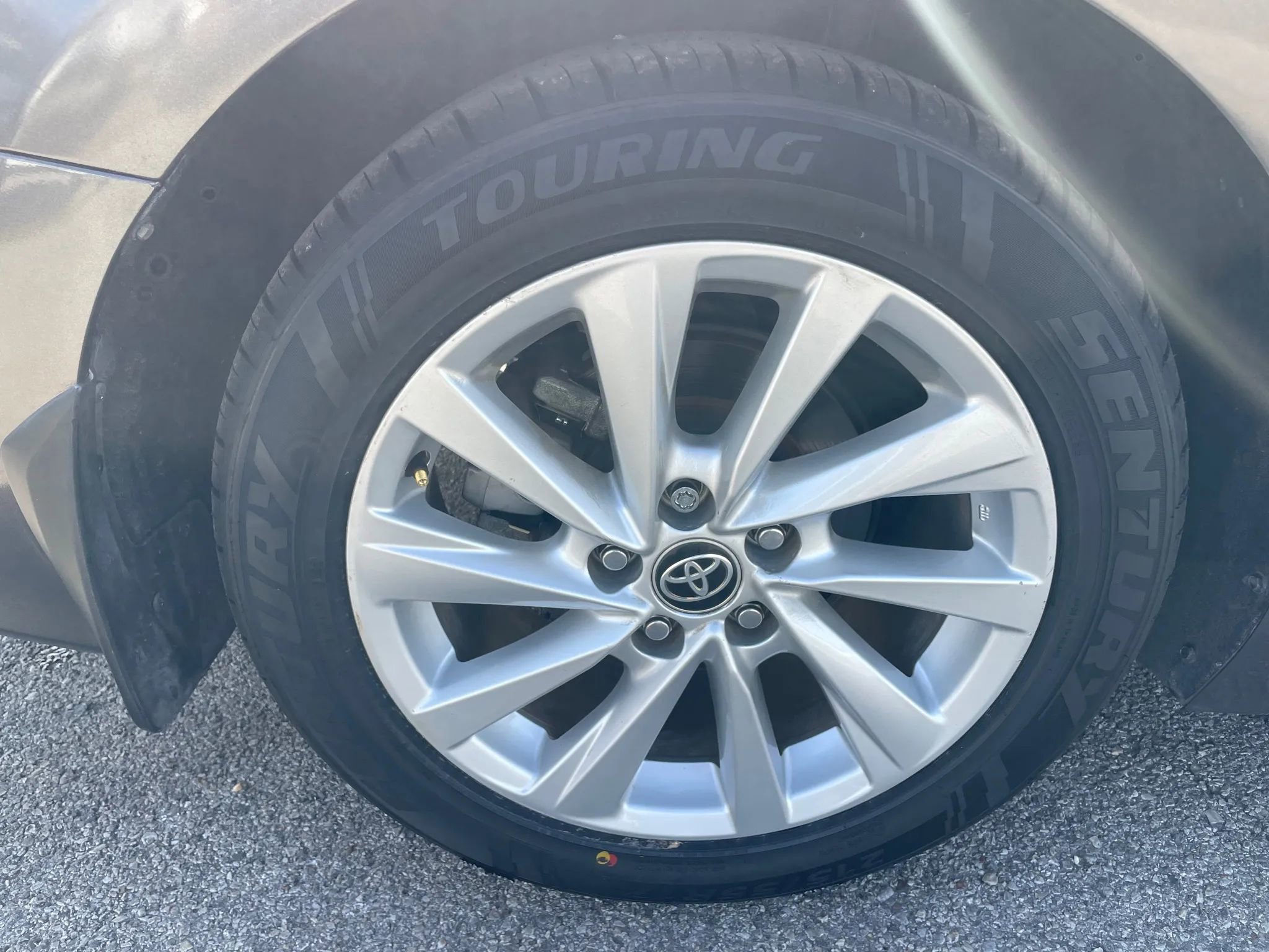 Used 2023 Toyota Camry LE FWD image 6