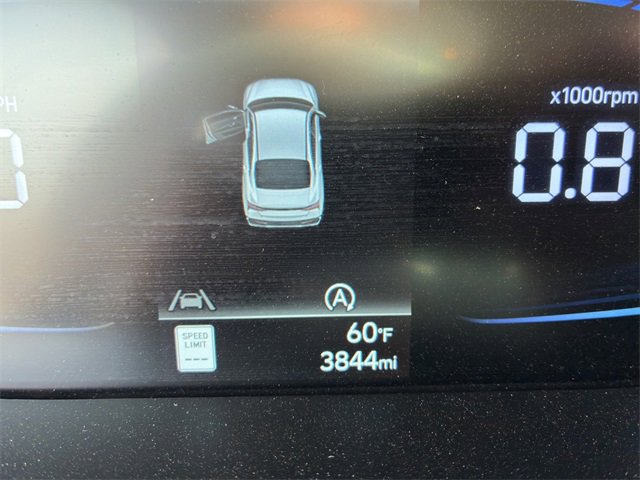 Used 2025 Hyundai Elantra SE w/ Cargo Package image 22