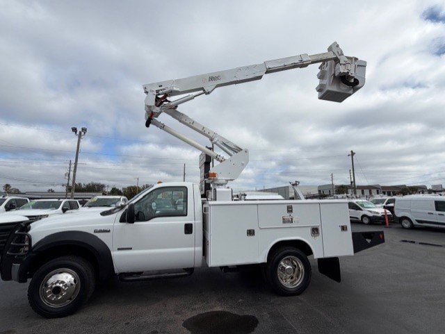 Used 2006 Ford F550 4x4 Regular Cab Super Duty image 9
