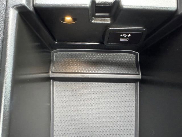 Used 2021 BMW 330e xDrive image 38