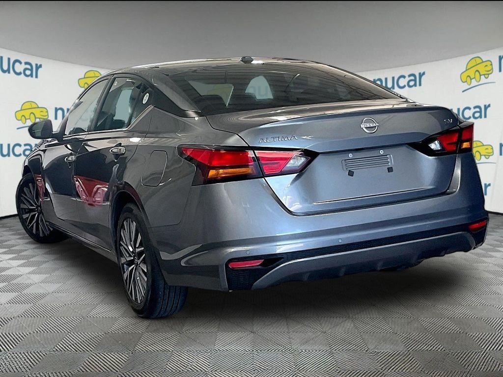 Used 2023 Nissan Altima 2.5 SV FWD image 4
