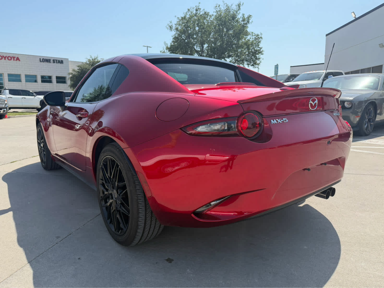 Used 2021 MAZDA MX-5 Miata RF Grand Touring RWD image 2