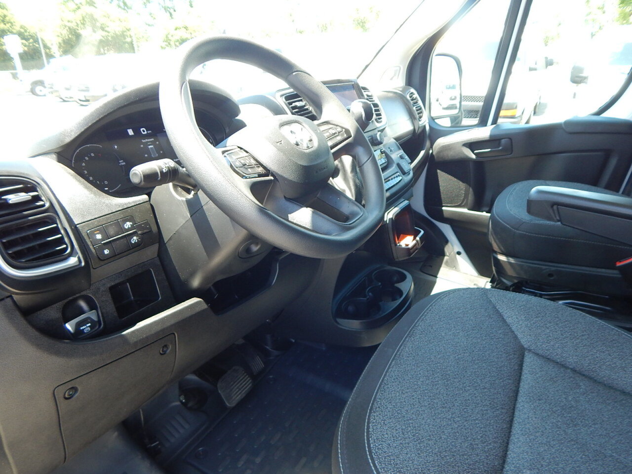 Used 2025 RAM ProMaster 1500 w/ Quick Order Package 22G SLT FWD image 17