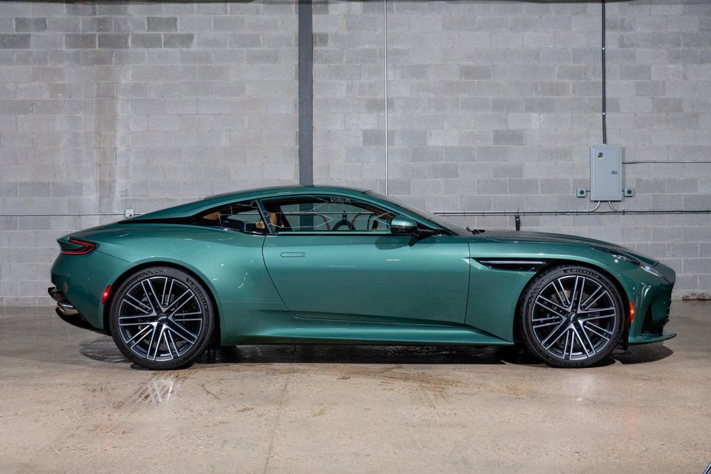 Used 2024 Aston Martin DB12 Coupe image 2