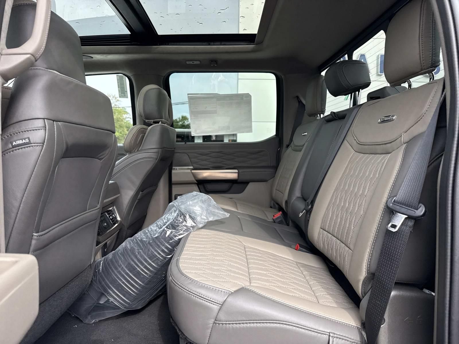 New 2027 Ford F250 Platinum w/ Platinum Plus Package AWD/4WD image 11