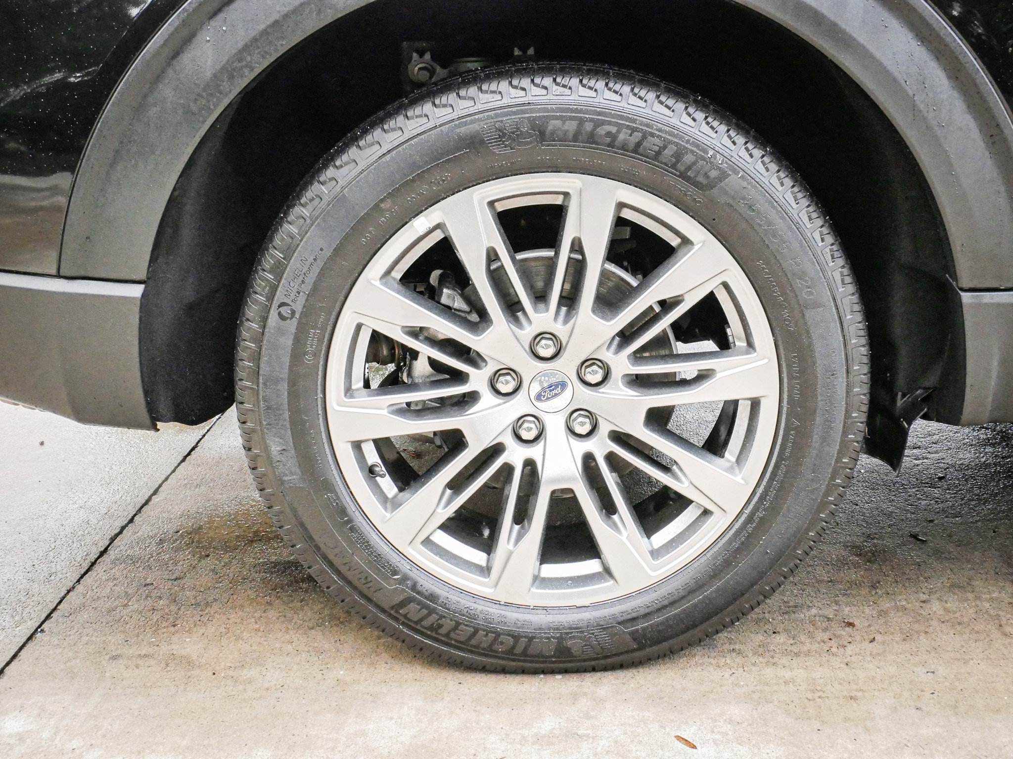 Used 2025 Ford Explorer Active w/ Active Comfort Package image 13