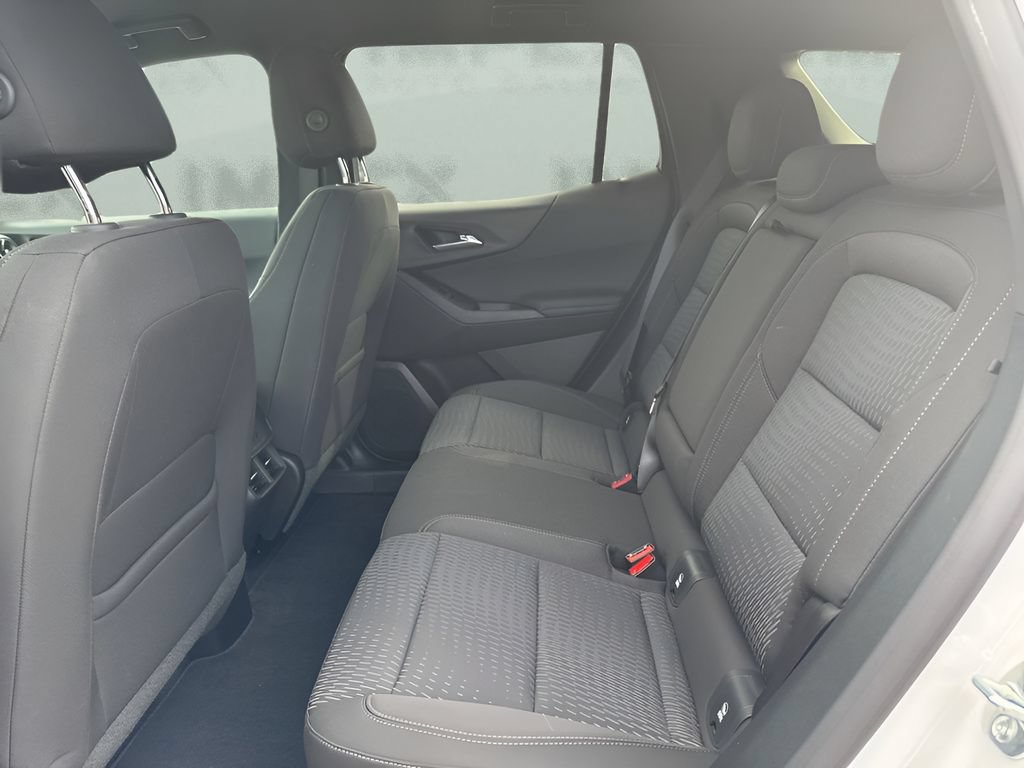 Used 2026 Chevrolet Equinox LT FWD image 12