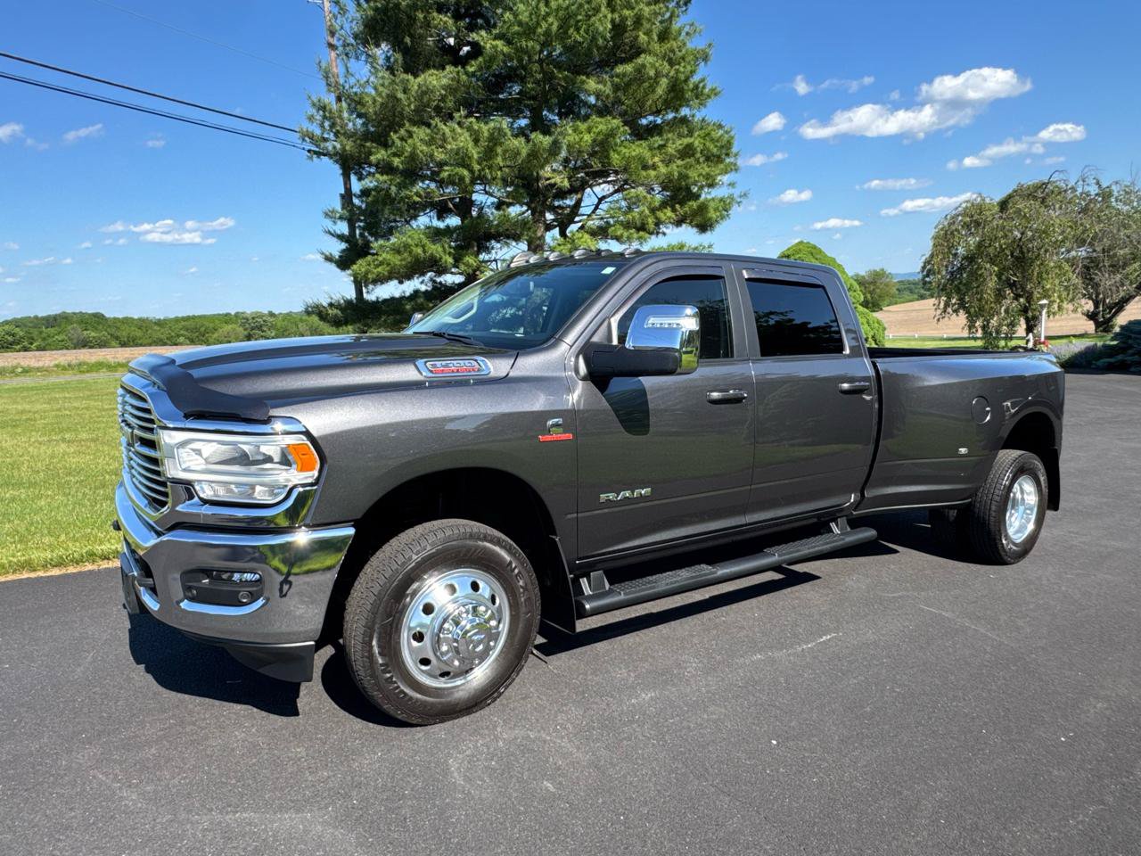 Used 2023 RAM 3500 Laramie AWD/4WD image 2