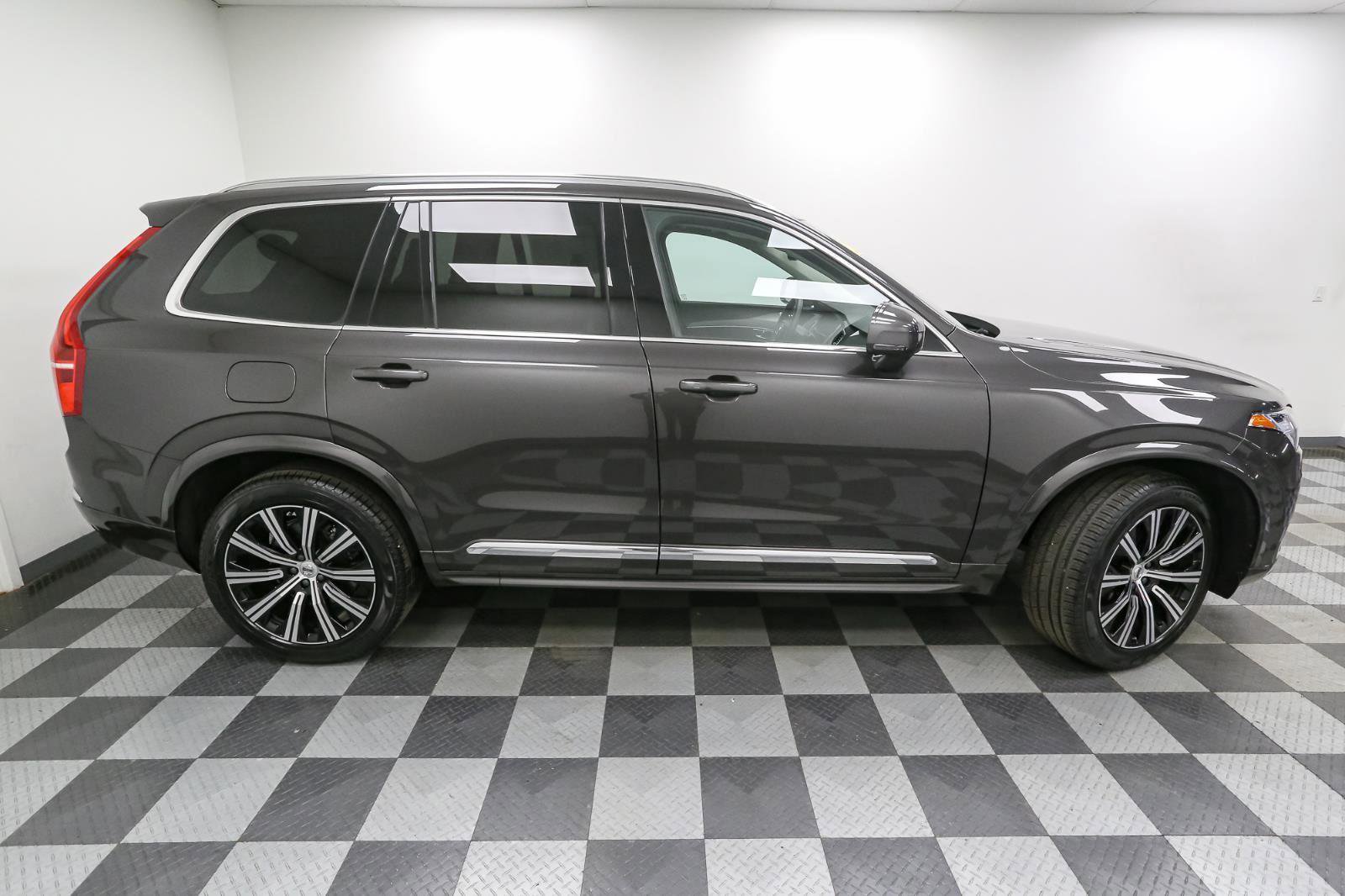 Used 2024 Volvo XC90 B5 Core w/ Climate Package image 7
