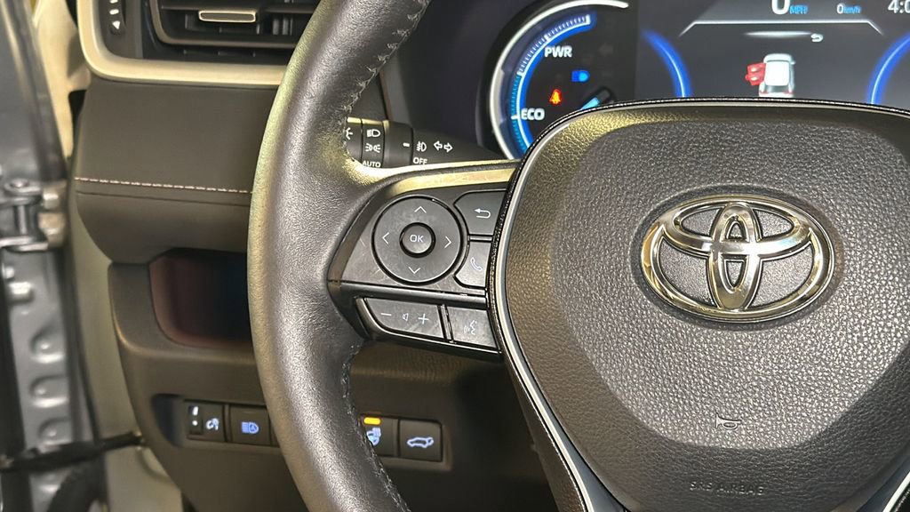 Used 2020 Toyota RAV4 Limited image 22