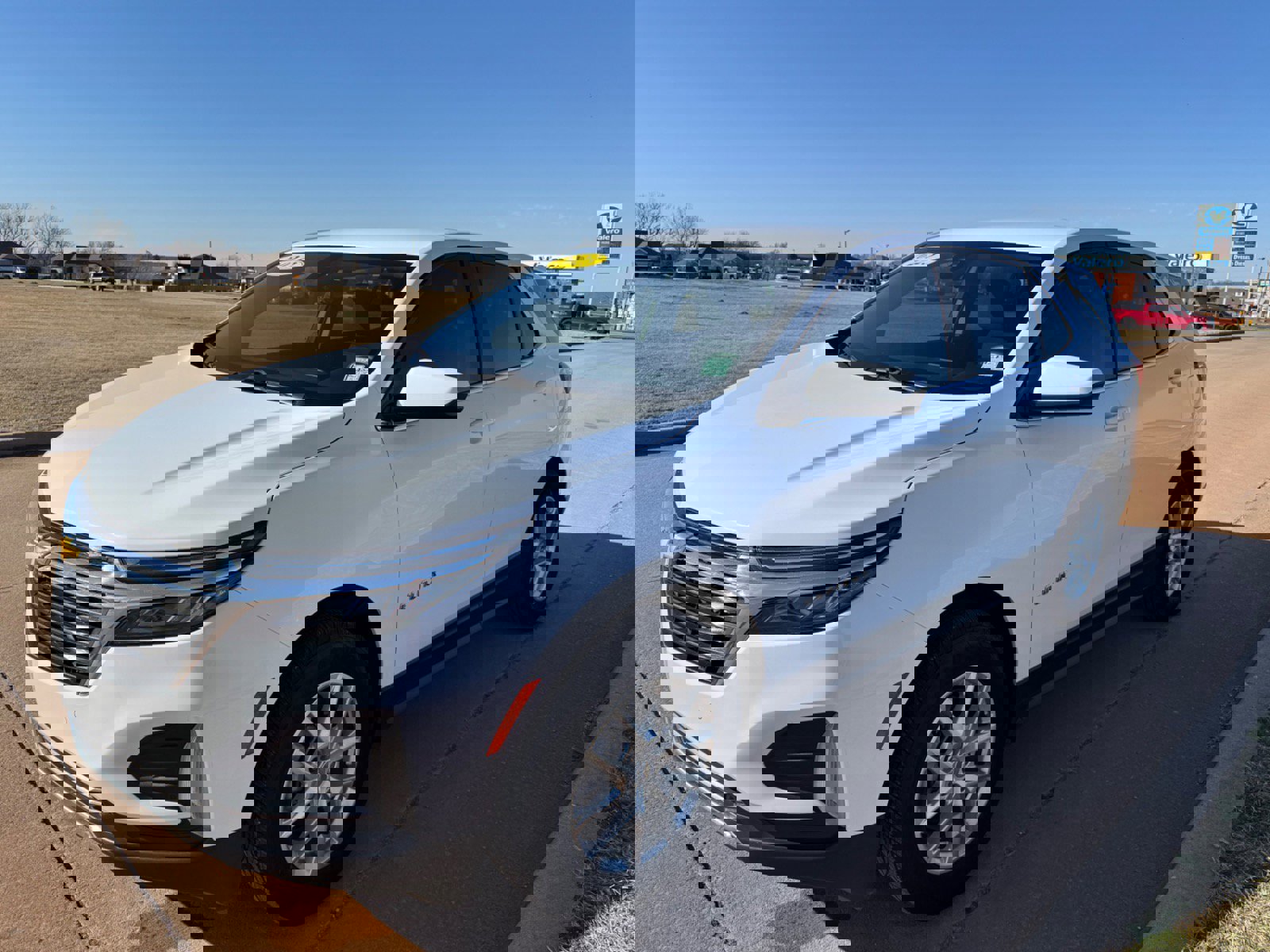 Used 2023 Chevrolet Equinox LT w/ Driver Convenience Package image 7