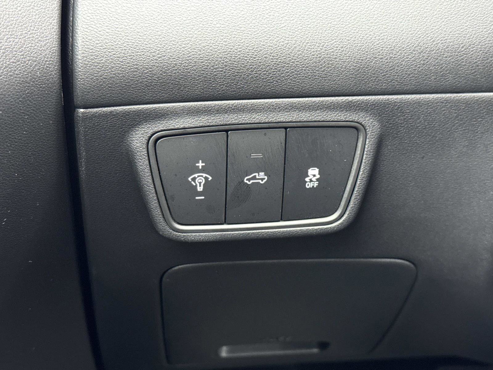 Used 2024 Hyundai Santa Cruz SEL image 13