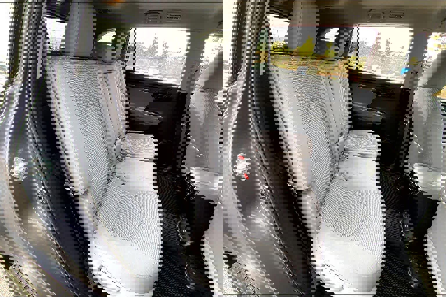 Used 2023 Toyota Highlander LE image 18