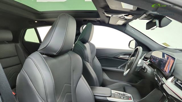 Used 2025 BMW X2 xDrive28i image 21