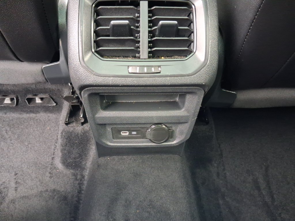 Certified 2023 Volkswagen Tiguan SE w/ Panoramic Sunroof Package FWD image 16