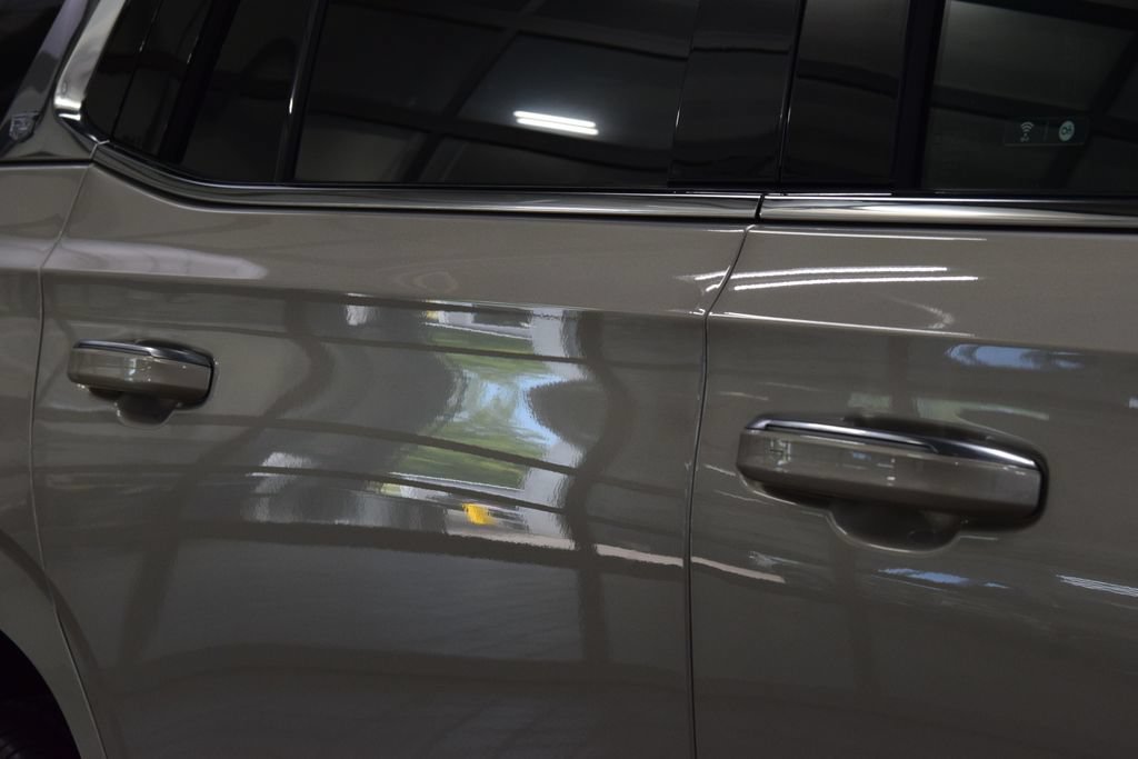 Used 2023 Cadillac Escalade Premium Luxury Platinum AWD/4WD image 17